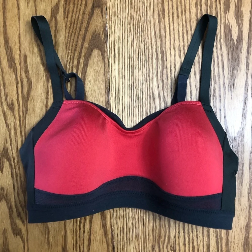 Brooks Fineform Moving Comfort Collection Sports Bra Sz XS Red & Grey
